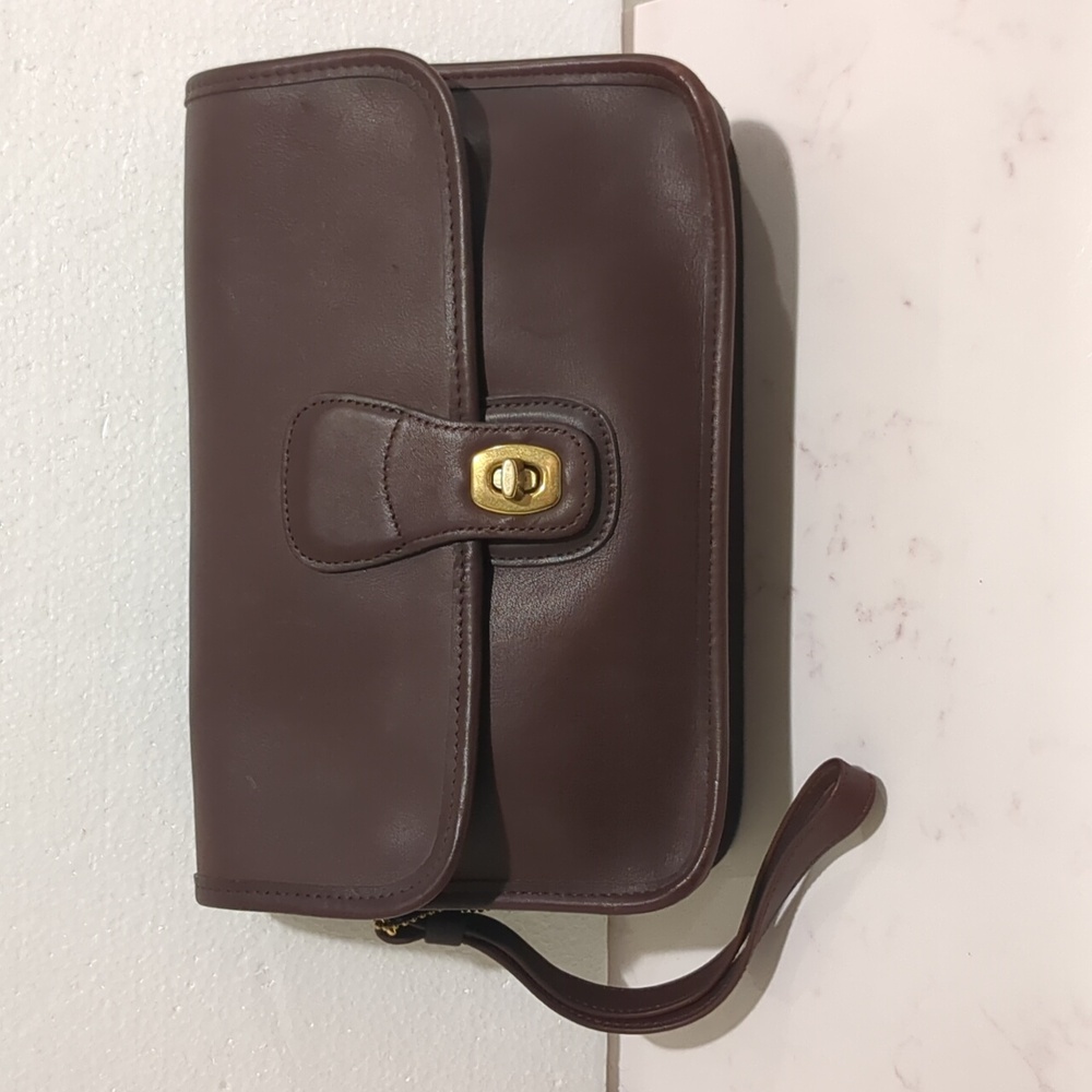 Vintage Coach Turnlock Leather Clutch Bag & Wrist Handle.